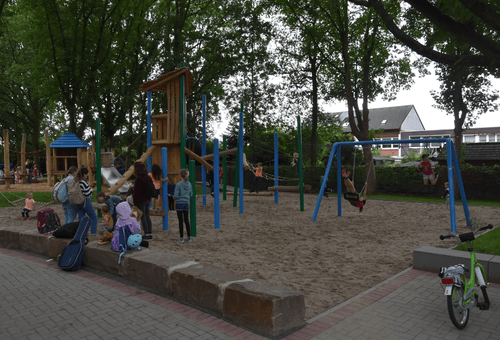 Spielplatz Holzweg-Passage, Schaukeln